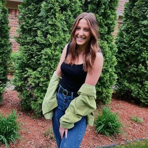 Meet your Posher, Julia